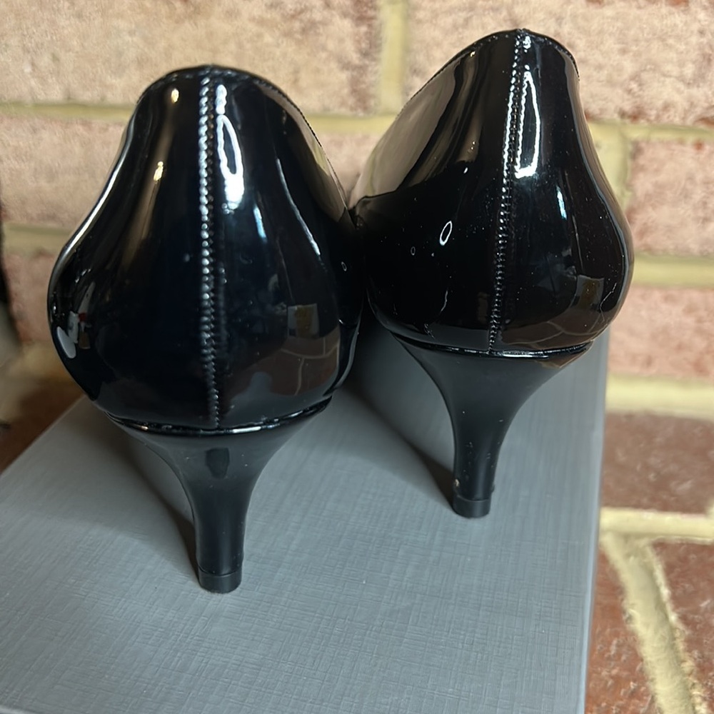 Relativity Black Pat Point Toe Heels - image 5